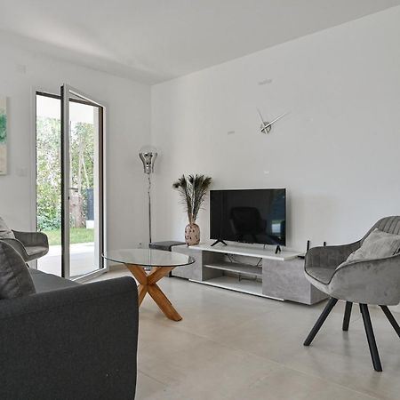 T3 Neuf - C13 - Jardin-Terrasse Et Piscine - Acces Direct Plages Et Centre Village Saint-Cyr-sur-Mer Εξωτερικό φωτογραφία